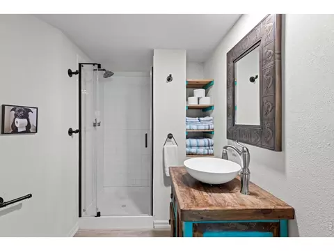 Bath - 3966 Montclair Ln, Boulder, CO 80301 photo 6 of 6