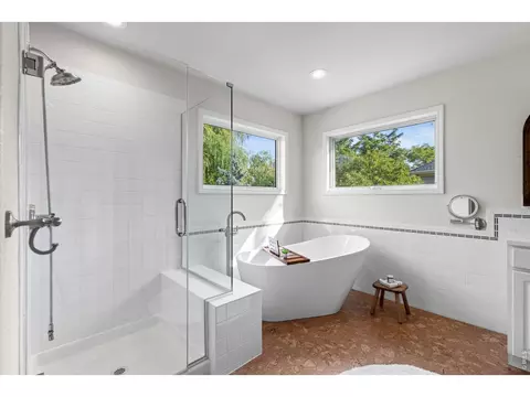 Bath - 3966 Montclair Ln, Boulder, CO 80301 photo 3 of 6