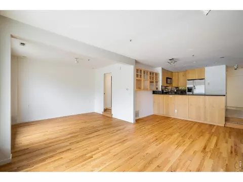 Living - 836 Walnut St #B, Boulder, CO 80302 photo 1 of 7