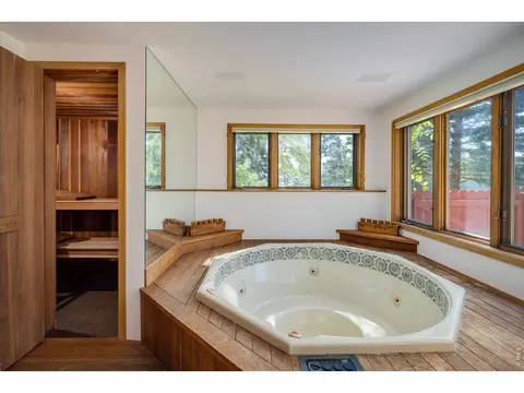 Bath - 495 S Cedar Brook Rd, Boulder, CO 80304 photo 4 of 5