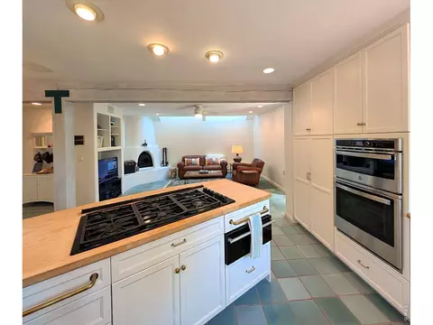 Kitchen - 495 S Cedar Brook Rd, Boulder, CO 80304 photo 2 of 2
