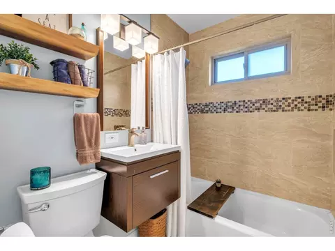 Bath - 405 S 44th St, Boulder, CO 80305 photo 1 of 3