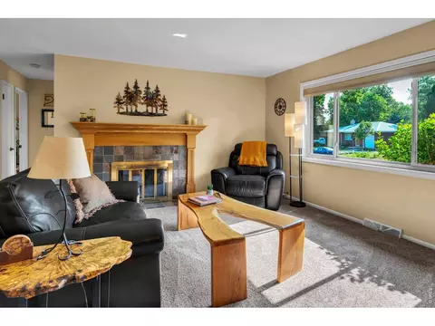 Living - 405 S 44th St, Boulder, CO 80305 photo 1 of 2
