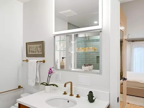 Bath - 2695 Juniper Ave, Boulder, CO 80304 photo 4 of 5