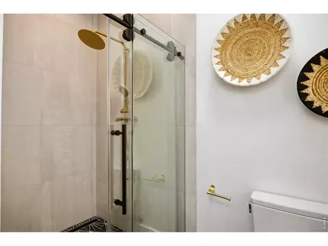 Bath - 1254 Lee Hill Dr, Boulder, CO 80302 photo 2 of 4