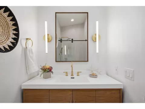 Bath - 1254 Lee Hill Dr, Boulder, CO 80302 photo 1 of 4