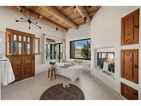 Bath - 6877 Marshall Dr, Boulder, CO 80303 photo 2 of 3