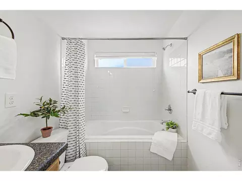 Bath - 533 E 28th St Dr, Greeley, CO 80631 photo 4 of 4