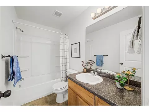 Bath - 533 E 28th St Dr, Greeley, CO 80631 photo 3 of 4