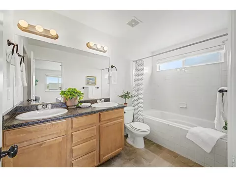 Bath - 533 E 28th St Dr, Greeley, CO 80631 photo 2 of 4