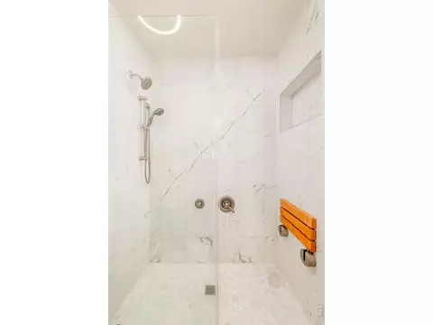 Bath - 4121 Lonetree Ct, Boulder, CO 80301 photo 1 of 8
