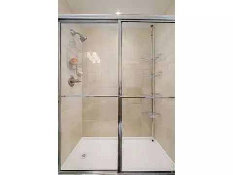 Bath - 4121 Lonetree Ct, Boulder, CO 80301 photo 5 of 8
