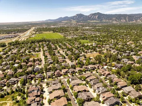 View/Area - 4121 Lonetree Ct, Boulder, CO 80301 photo 3 of 7