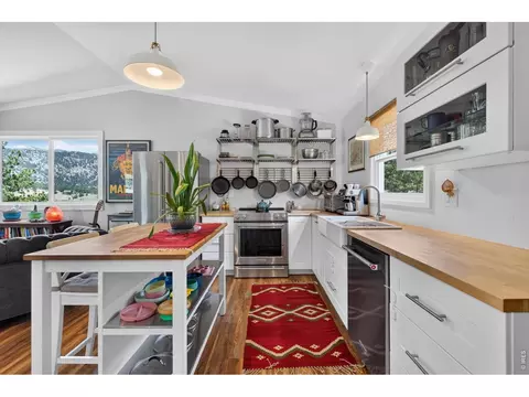 Kitchen - 109 Button Rock Rd, Lyons, CO 80540 photo 2 of 3