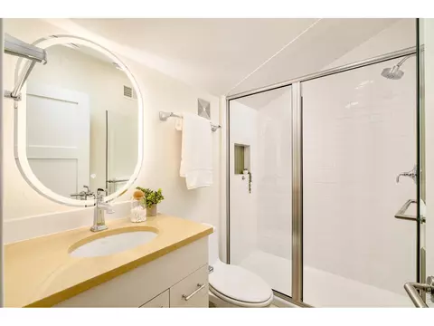 Bath - 3007 10th St, Boulder, CO 80304 photo 1 of 5