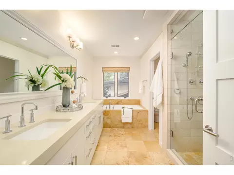 Bath - 3007 10th St, Boulder, CO 80304 photo 5 of 5