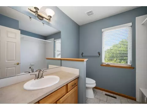 Bath - 535 Lakeside Pl, Windsor, CO 80550 photo 3 of 4