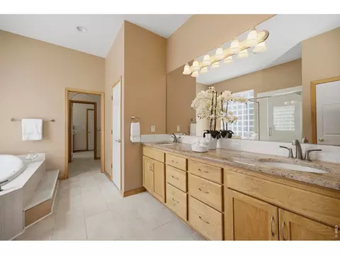 Bath - 535 Lakeside Pl, Windsor, CO 80550 photo 2 of 4