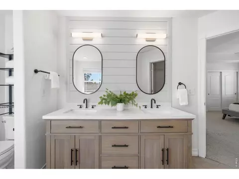 Bath - 1126 Crescent Dr, Windsor, CO 80550 photo 3 of 5