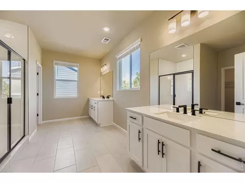 Bath - 330 Rustic Barn Ln, Berthoud, CO 80513 photo 3 of 5