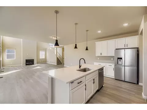 Kitchen - 330 Rustic Barn Ln, Berthoud, CO 80513 photo 5 of 6