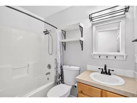 Bath - 408 Suzann St, Wiggins, CO 80654 photo 1 of 2