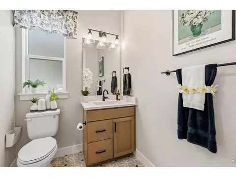 Bath - 1724 Barefoot Dr, Windsor, CO 80550 photo 5 of 6