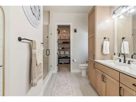 Bath - 1724 Barefoot Dr, Windsor, CO 80550 photo 1 of 6