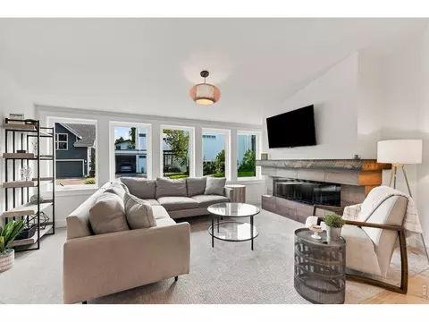 Living - 1475 Oak Pl, Boulder, CO 80304 photo 2 of 7