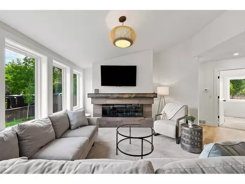 Living - 1475 Oak Pl, Boulder, CO 80304 photo 3 of 7