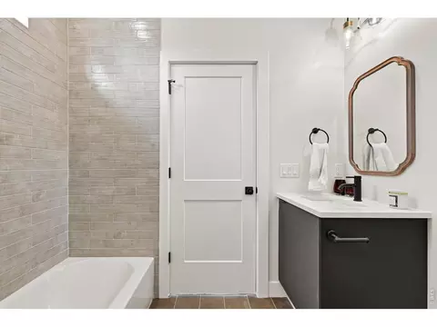 Bath - 1475 Oak Pl, Boulder, CO 80304 photo 5 of 7