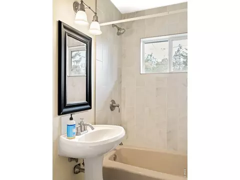 Bath - 219 29th St, Boulder, CO 80305 photo 3 of 3
