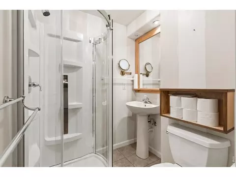 Bath - 209 Hubbell St, Berthoud, CO 80513 photo 4 of 4