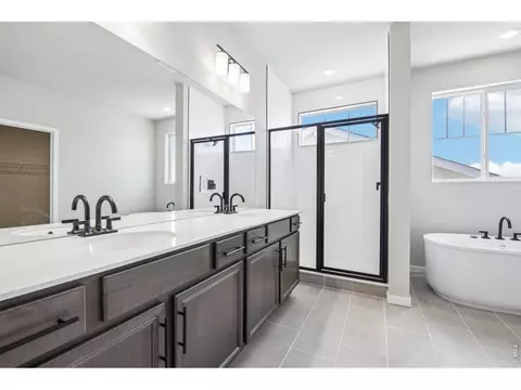 Bath - 364 Rustic Barn Ln, Berthoud, CO 80513 photo 1 of 4