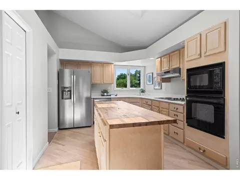 Kitchen - 7305 Windsor Dr, Boulder, CO 80301 photo 2 of 3