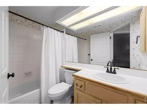 Bath - 7305 Windsor Dr, Boulder, CO 80301 photo 4 of 4