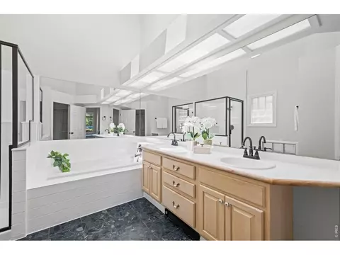 Bath - 7305 Windsor Dr, Boulder, CO 80301 photo 1 of 4