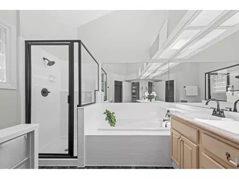 Bath - 7305 Windsor Dr, Boulder, CO 80301 photo 2 of 4