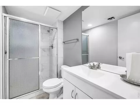 Bath - 2227 Canyon Blvd #B-262, Boulder, CO 80302 photo 3 of 5