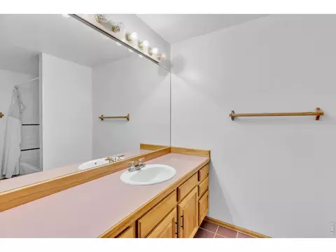 Bath - 1197 Weaver Dr, Boulder, CO 80302 photo 4 of 5