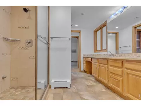 Bath - 1197 Weaver Dr, Boulder, CO 80302 photo 1 of 5