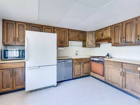 Kitchen - 3210 Endicott Dr, Boulder, CO 80305 photo 2 of 2