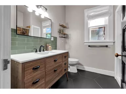 Bath - 405 Bimson Ave, Berthoud, CO 80513 photo 6 of 6