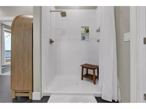 Bath - 405 Bimson Ave, Berthoud, CO 80513 photo 4 of 6
