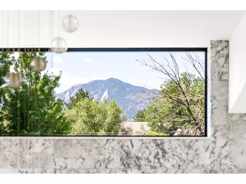 Bath - 2885 Island Dr, Boulder, CO 80301 photo 1 of 4