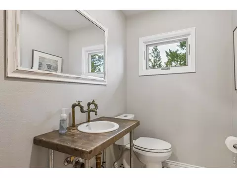 Bath - 733 Lakeshore Dr, Boulder, CO 80302 photo 1 of 4