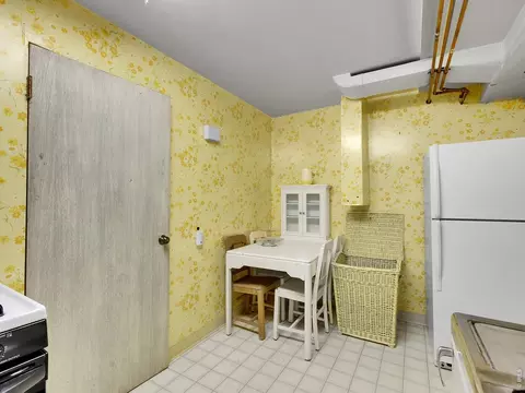 Kitchen - 4677 E Hampden Ave, Denver, CO 80222 photo 10 of 10