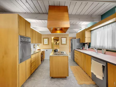 Kitchen - 4677 E Hampden Ave, Denver, CO 80222 photo 6 of 10