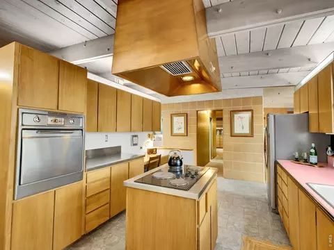 Kitchen - 4677 E Hampden Ave, Denver, CO 80222 photo 2 of 10