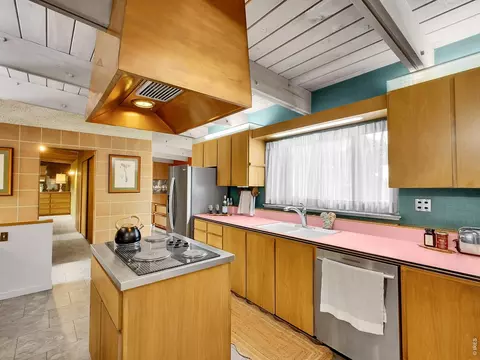 Kitchen - 4677 E Hampden Ave, Denver, CO 80222 photo 5 of 10
